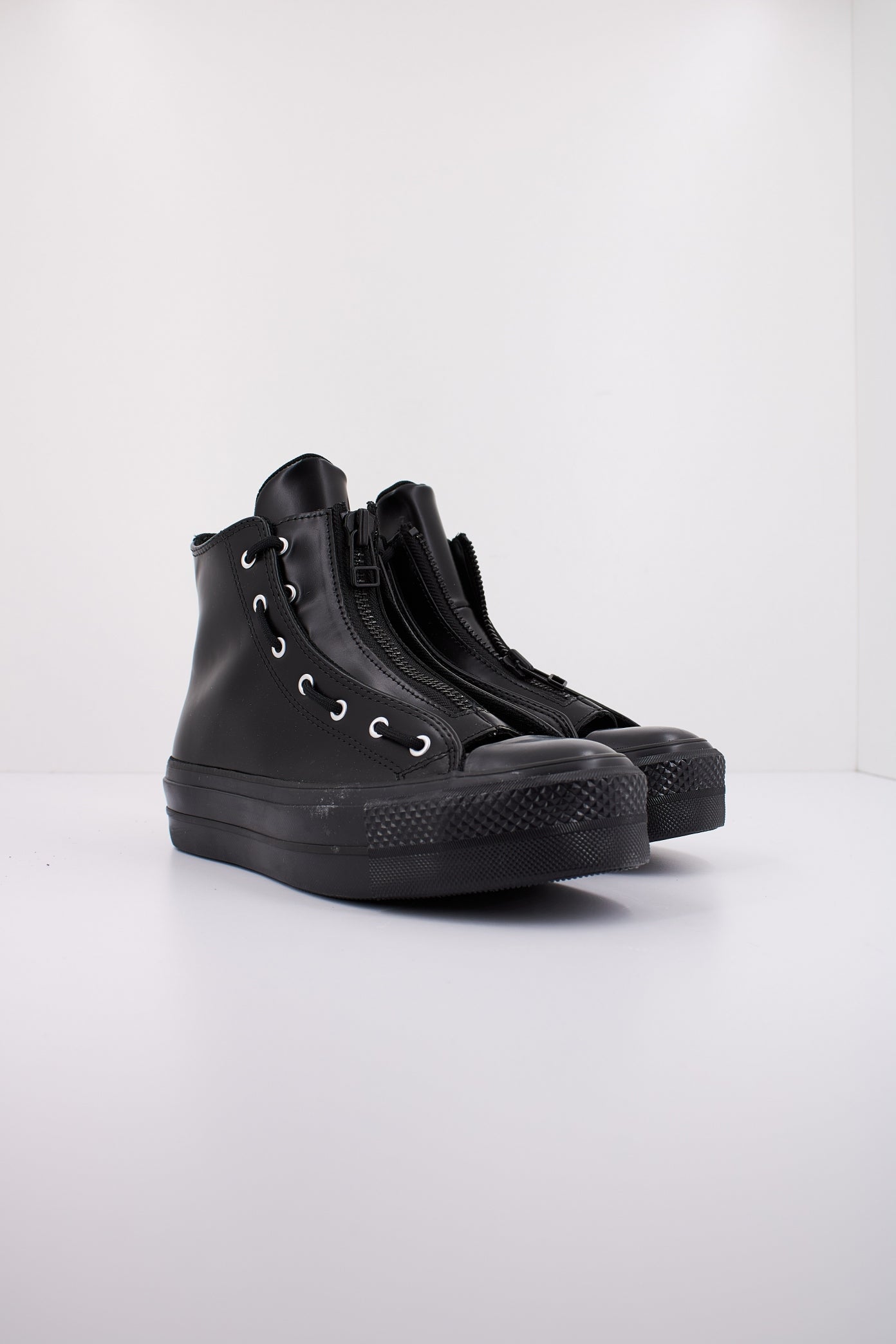 CONVERSE CHUCK TAYLOR ALL STAR LIFT HI en color NEGRO (2)