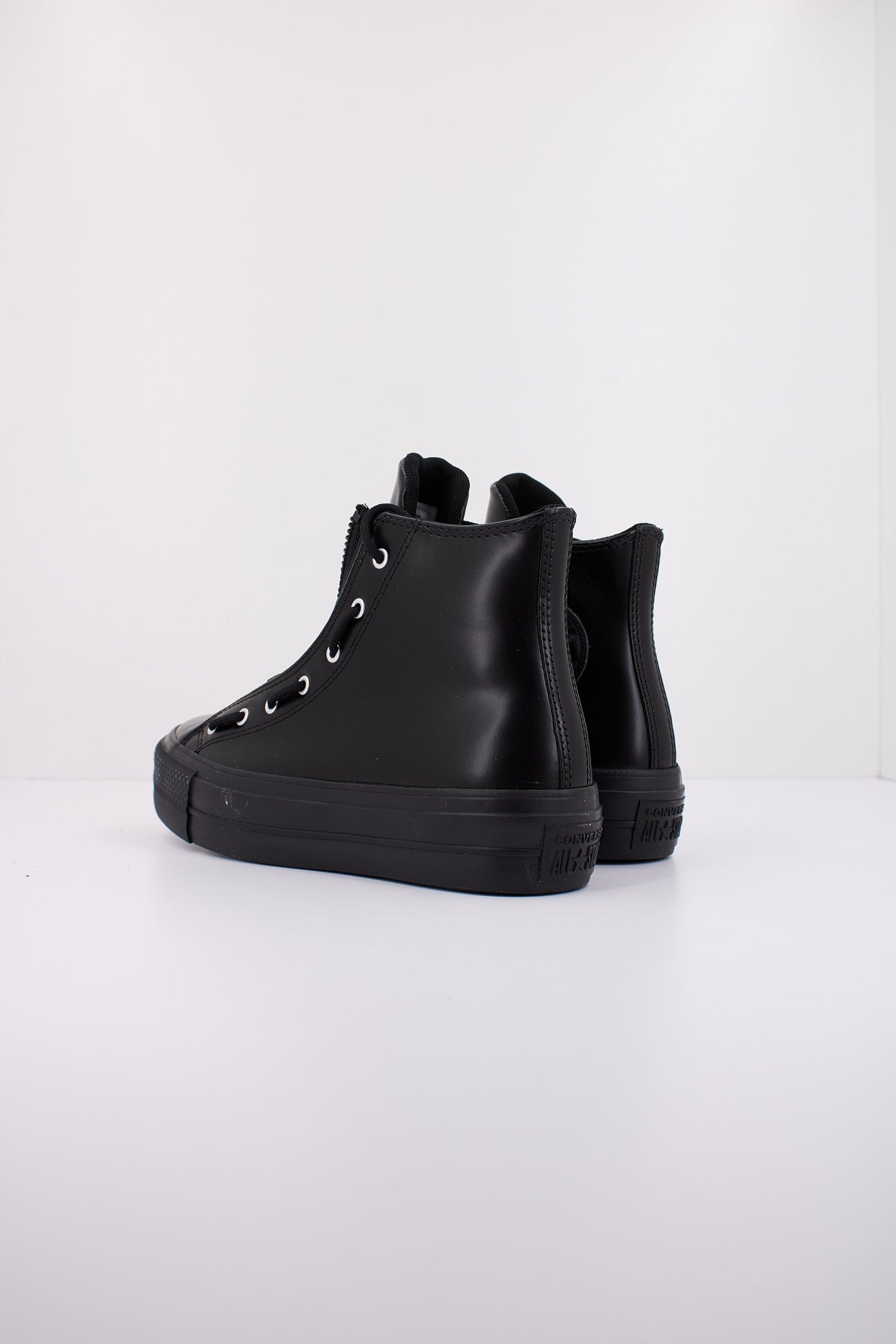 CONVERSE CHUCK TAYLOR ALL STAR LIFT HI en color NEGRO (4)