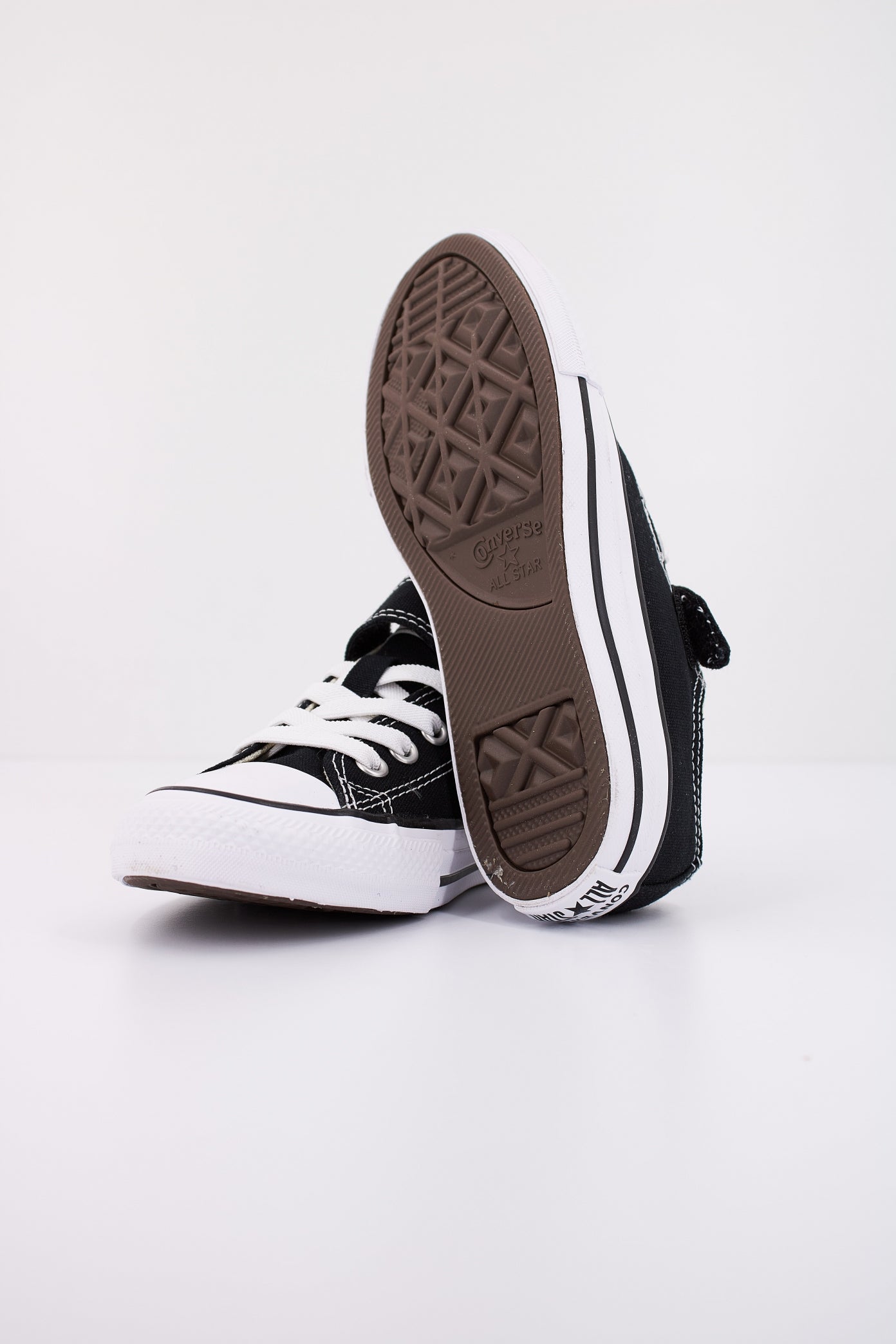 CONVERSE CHUCK TAYLOR ALL STAR MALDEN STREET en color NEGRO (5)