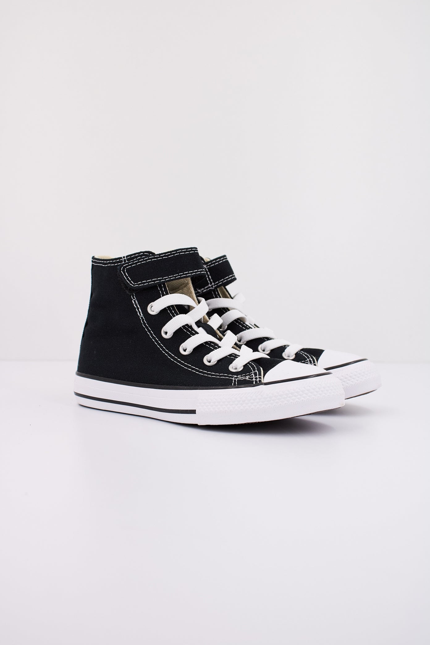 CONVERSE CHUCK TAYLOR ALL STAR V EA en color NEGRO (3)