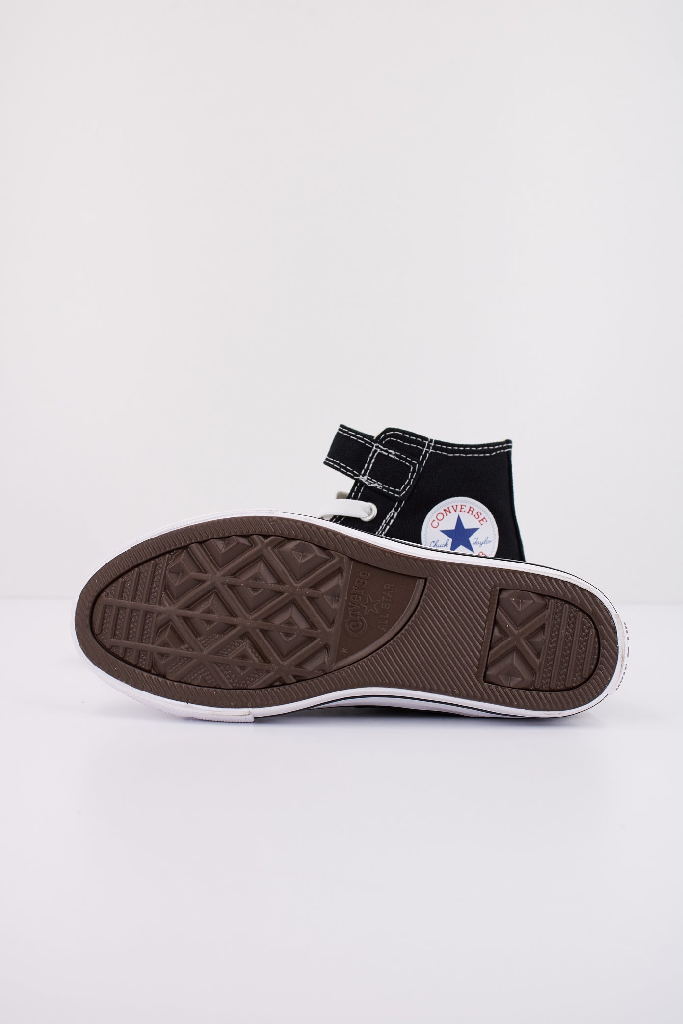 CONVERSE CHUCK TAYLOR ALL STAR V EA en color NEGRO (6)