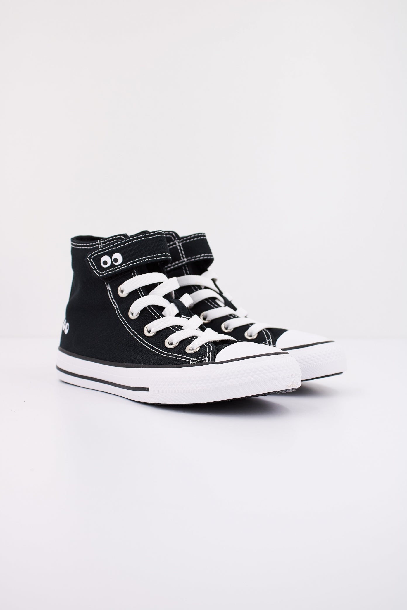 CONVERSE CHUCK TAYLOR ALL STAR EYES en color NEGRO (2)