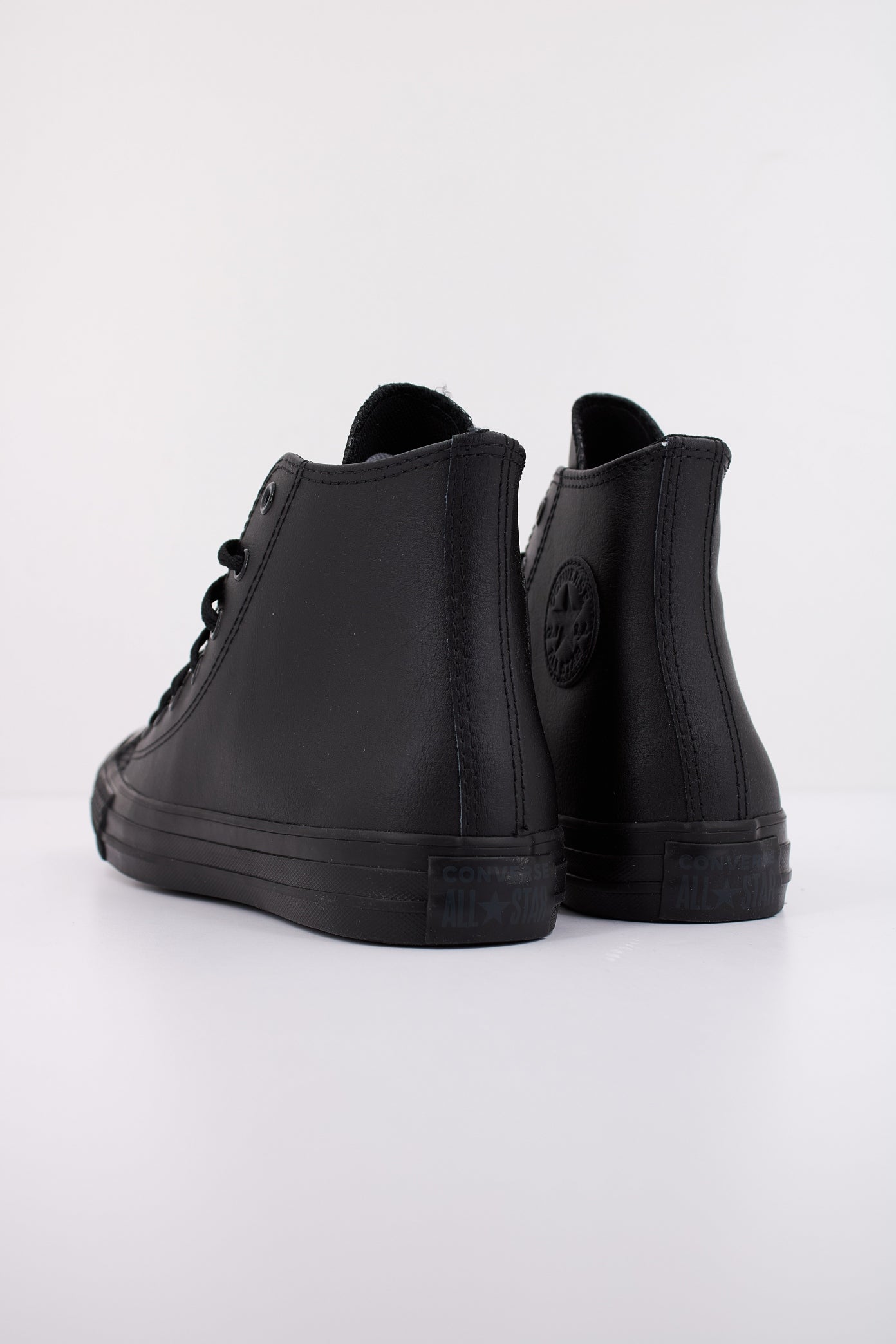 CONVERSE CHUCK TAYLOR ALL STAR HI en color NEGRO (4)