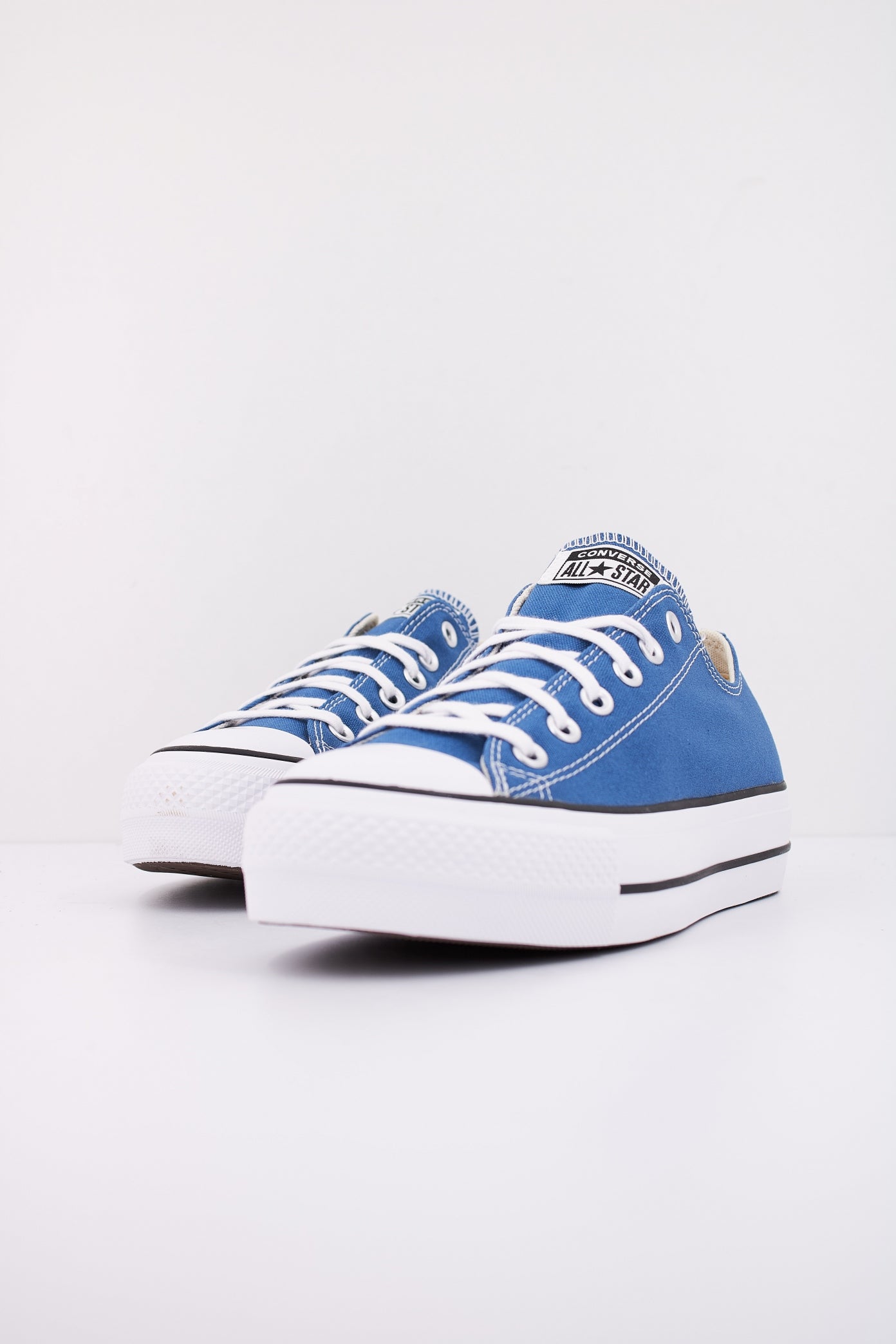CONVERSE CHUCK TAYLOR ALL STAR LIFT OX en color AZUL (2)