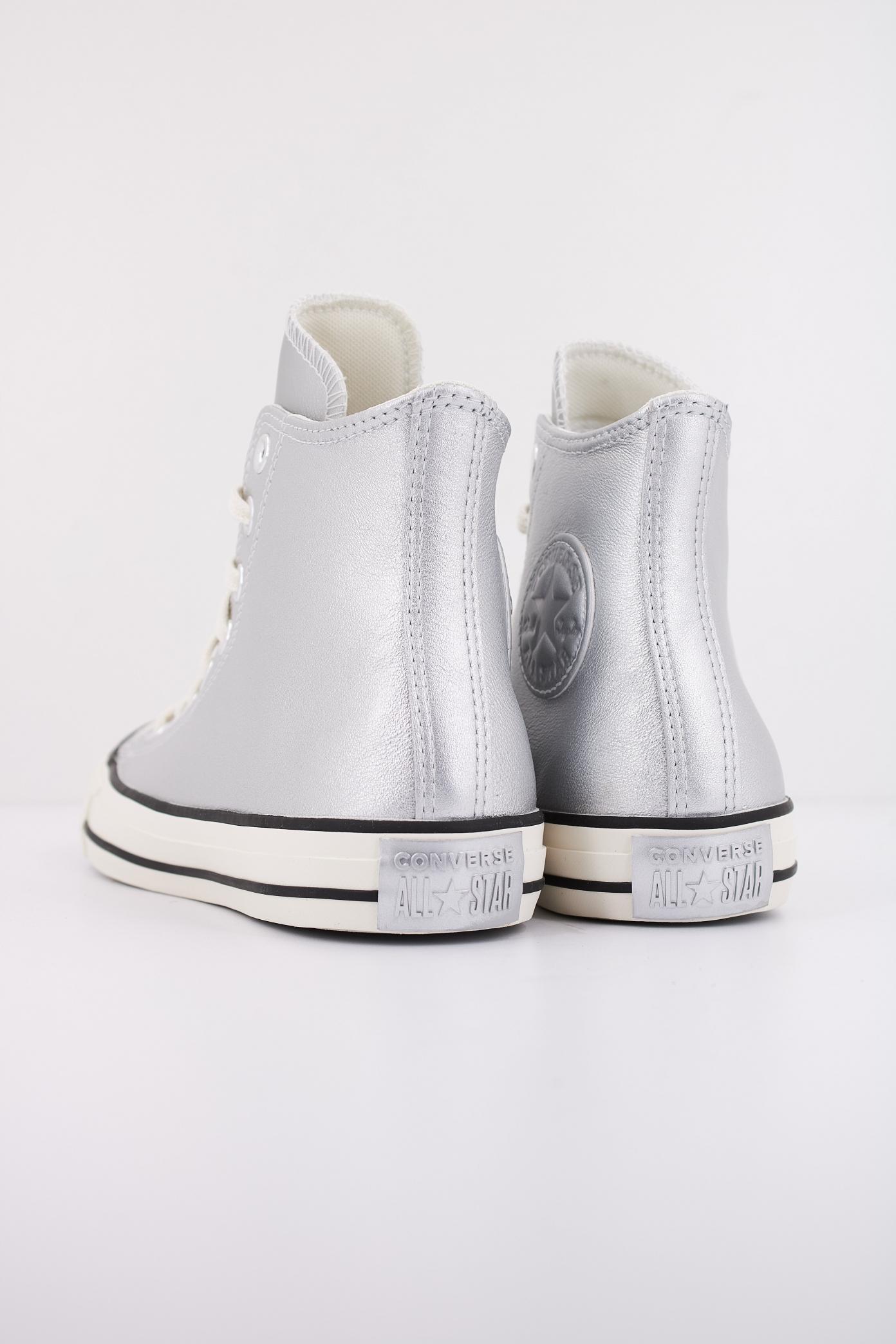 CONVERSE CHUCK TAYLOR ALL STAR METALLIC LEATHER en color PLATA (4)