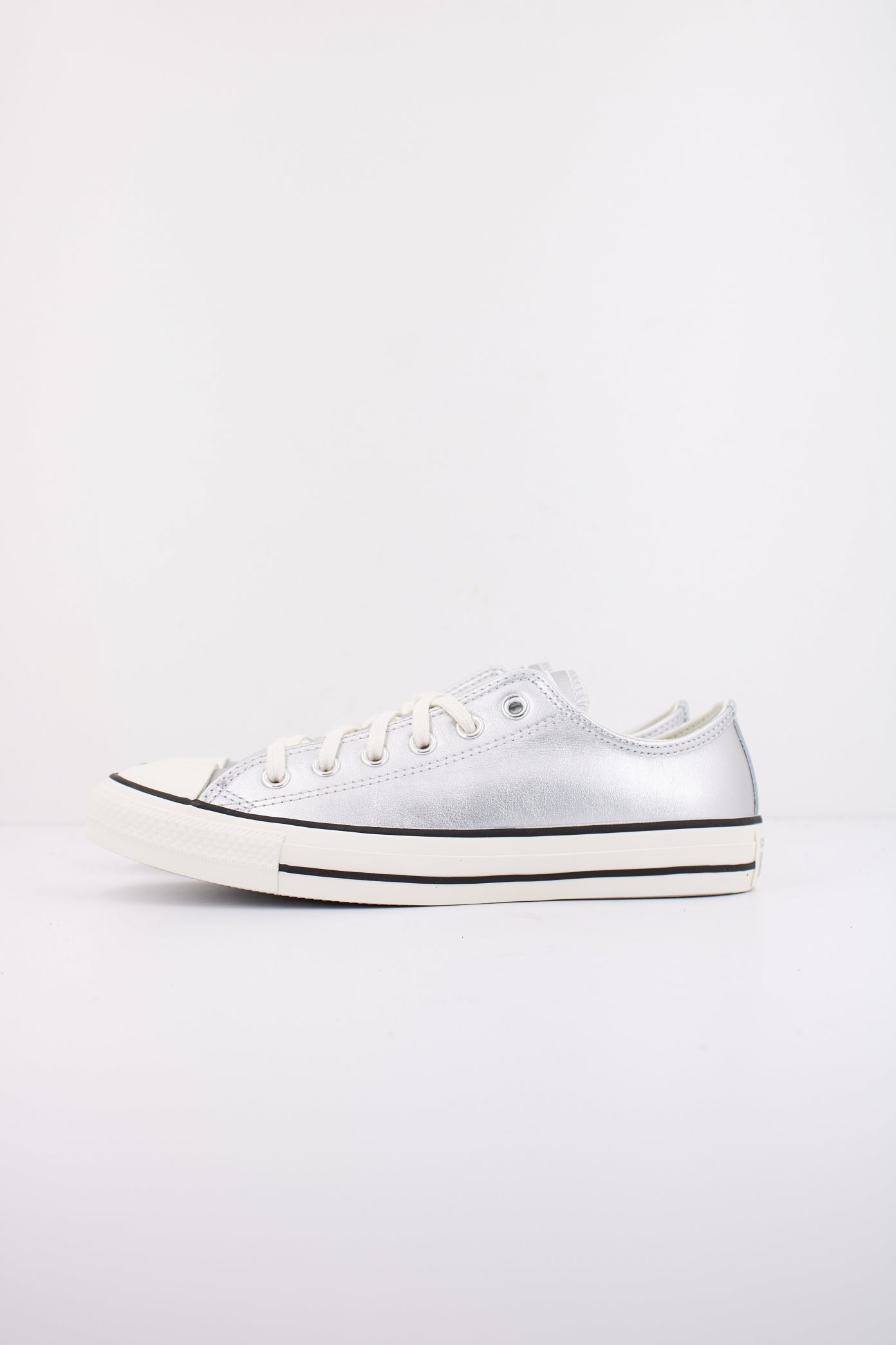 CONVERSE AC en color PLATA (1)