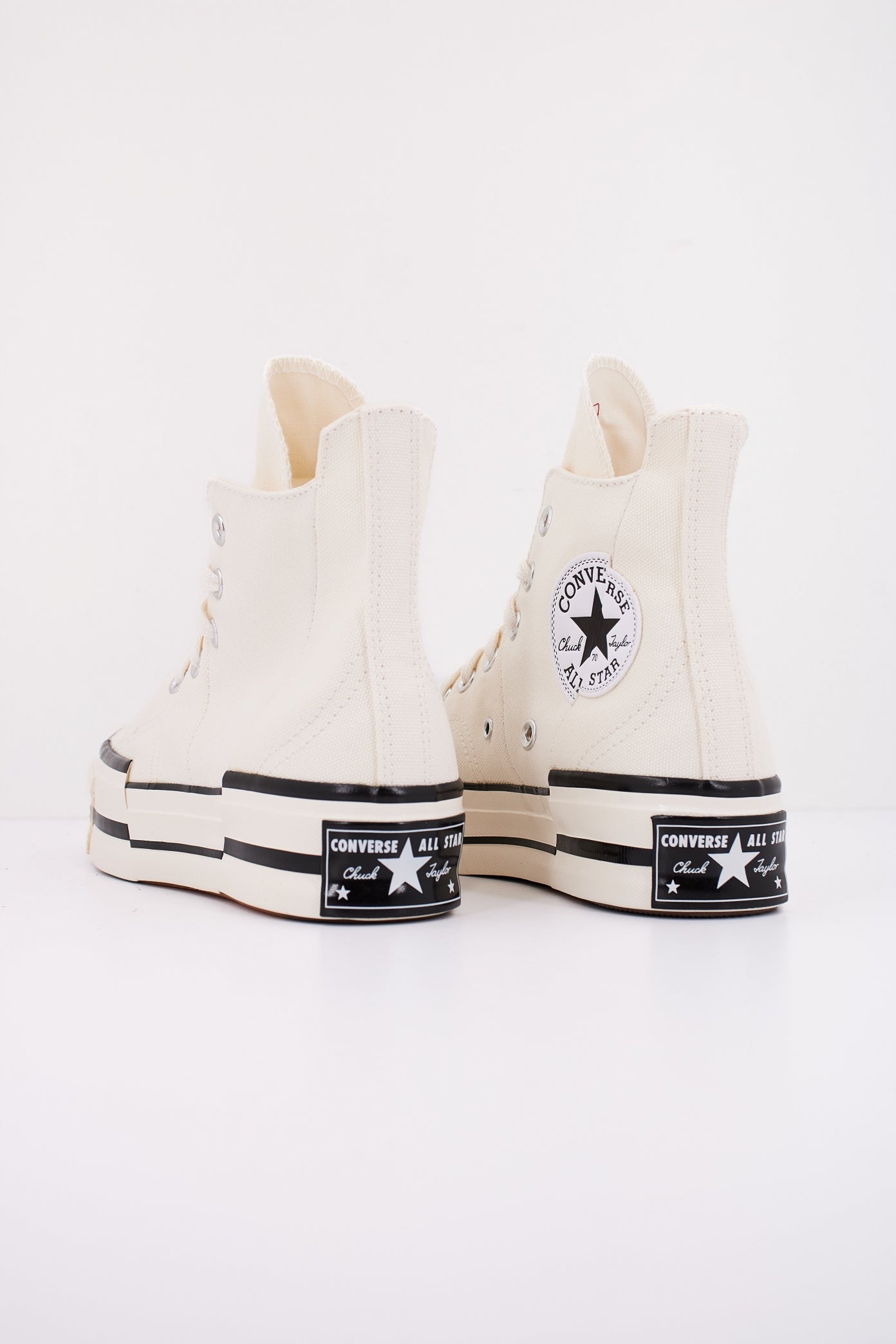 CONVERSE CHUCH PLUS en color BLANCO (4)