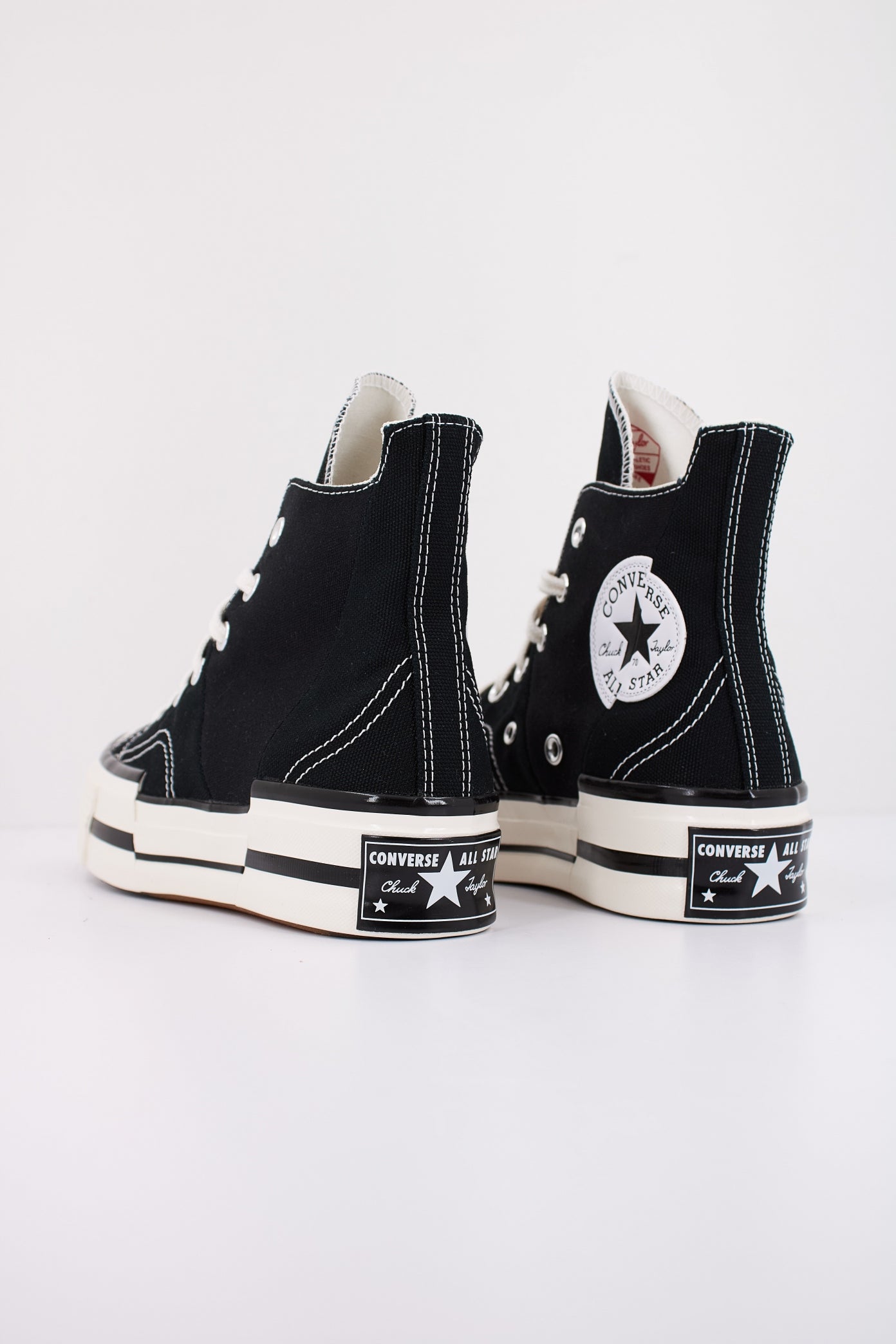 CONVERSE CHUCK PLUS en color NEGRO (4)