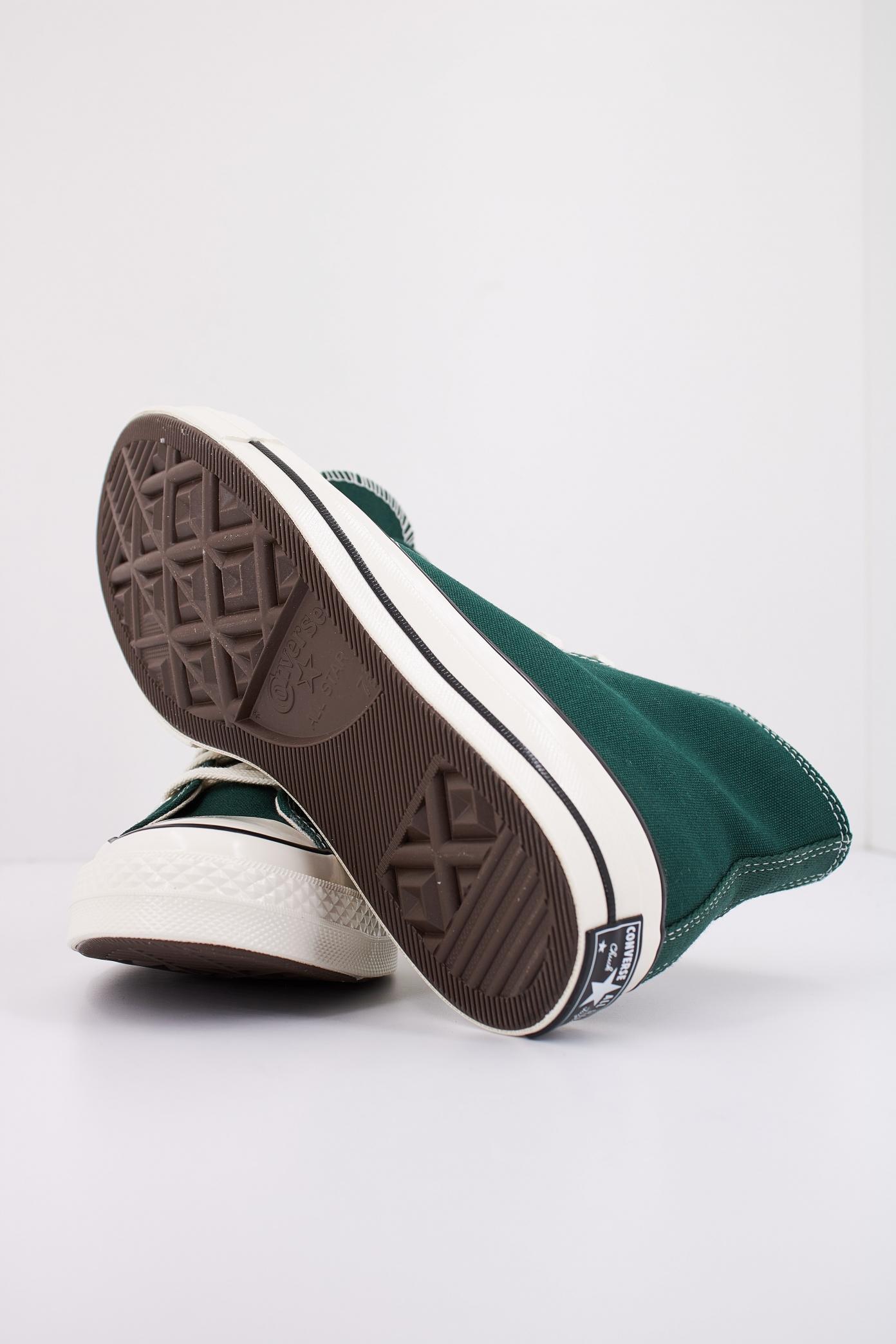 CONVERSE CHUCK en color VERDE (5)