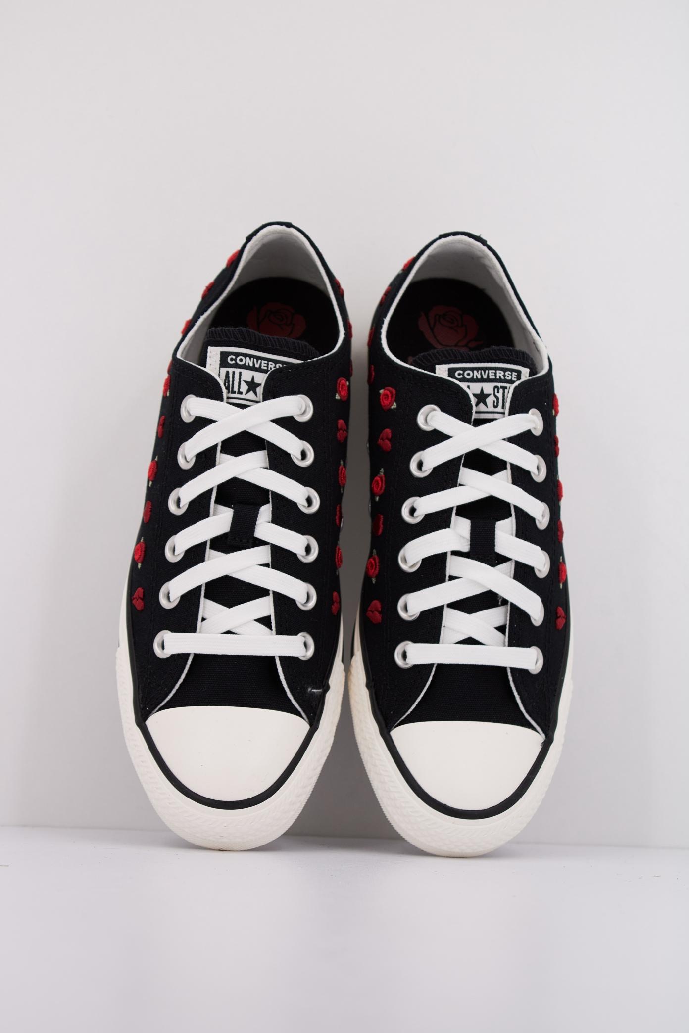 CONVERSE CHUCK TAYLOR ALL STAR en color NEGRO (3)
