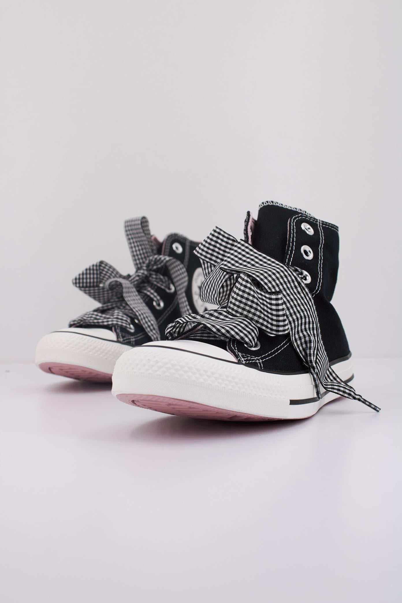 CONVERSE CHUCK TAYLOR ALL STAR en color NEGRO (2)