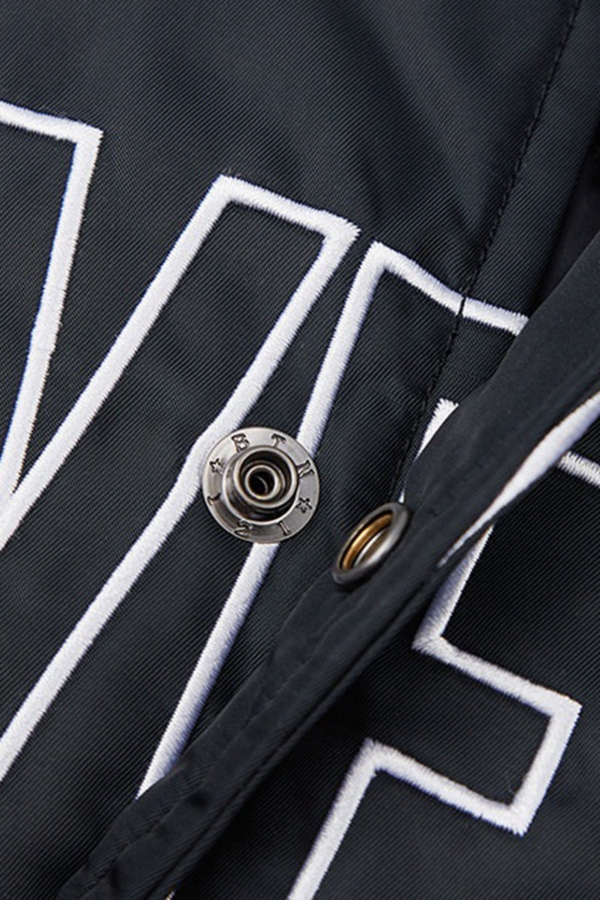CONVERSE RETRO VARSITY JACKET en color NEGRO (3)