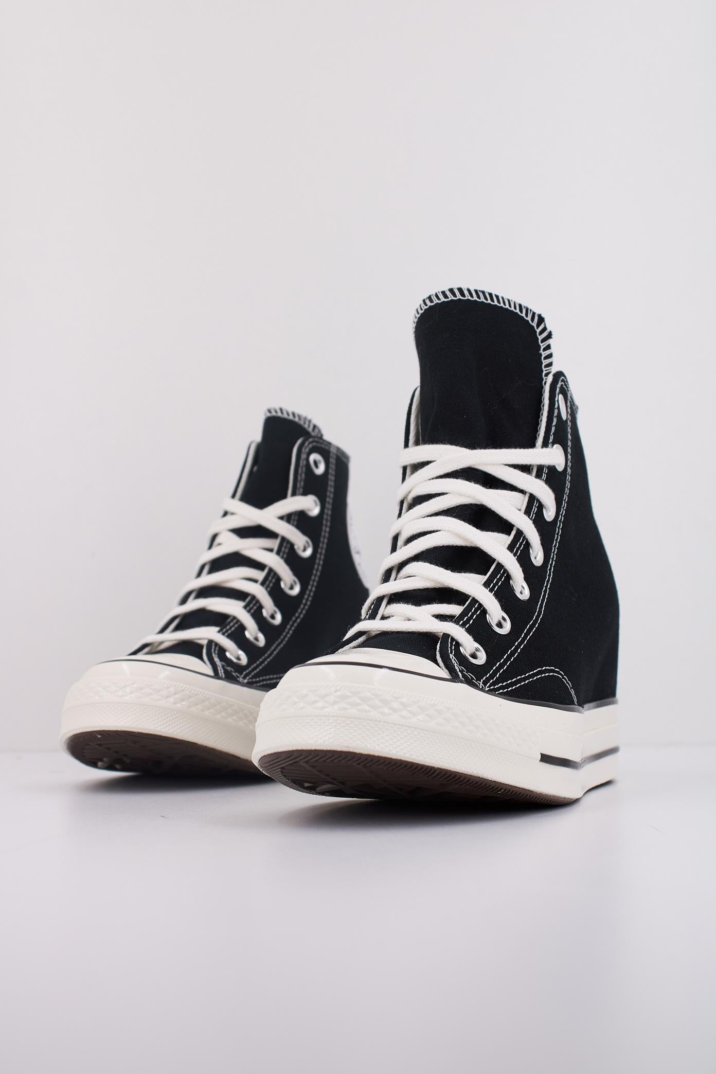 CONVERSE CHUCK WEDGE en color NEGRO (2)