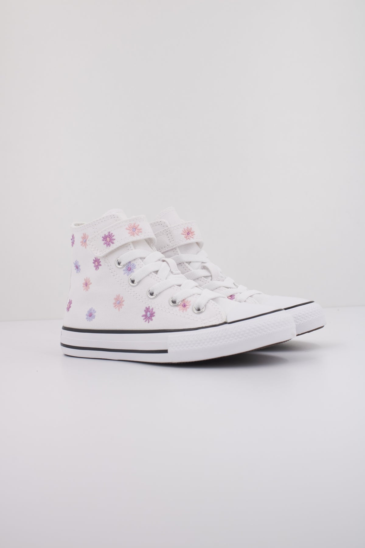 CONVERSE TENIS CONVERSE CHUCK TAYLOR V en color BLANCO (2)