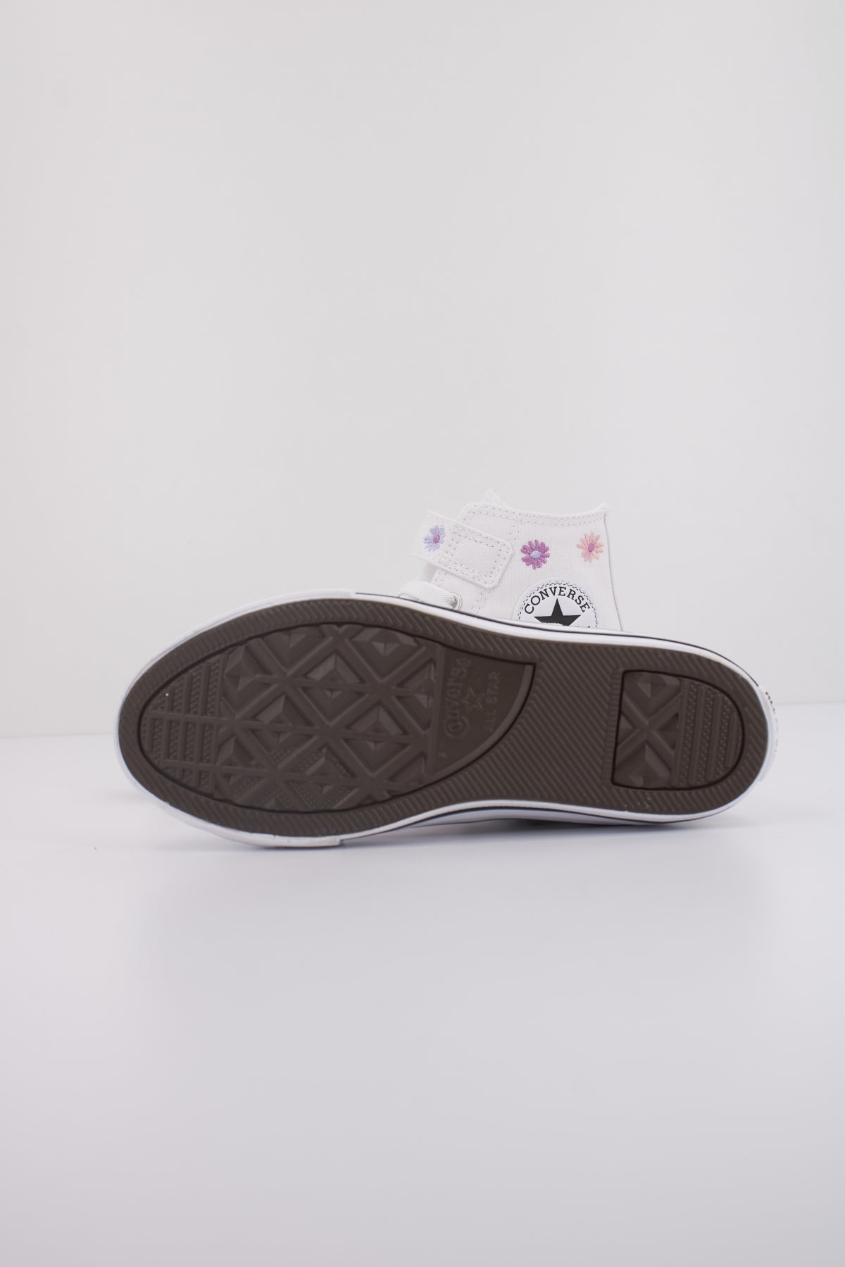 CONVERSE TENIS CONVERSE CHUCK TAYLOR V en color BLANCO (5)