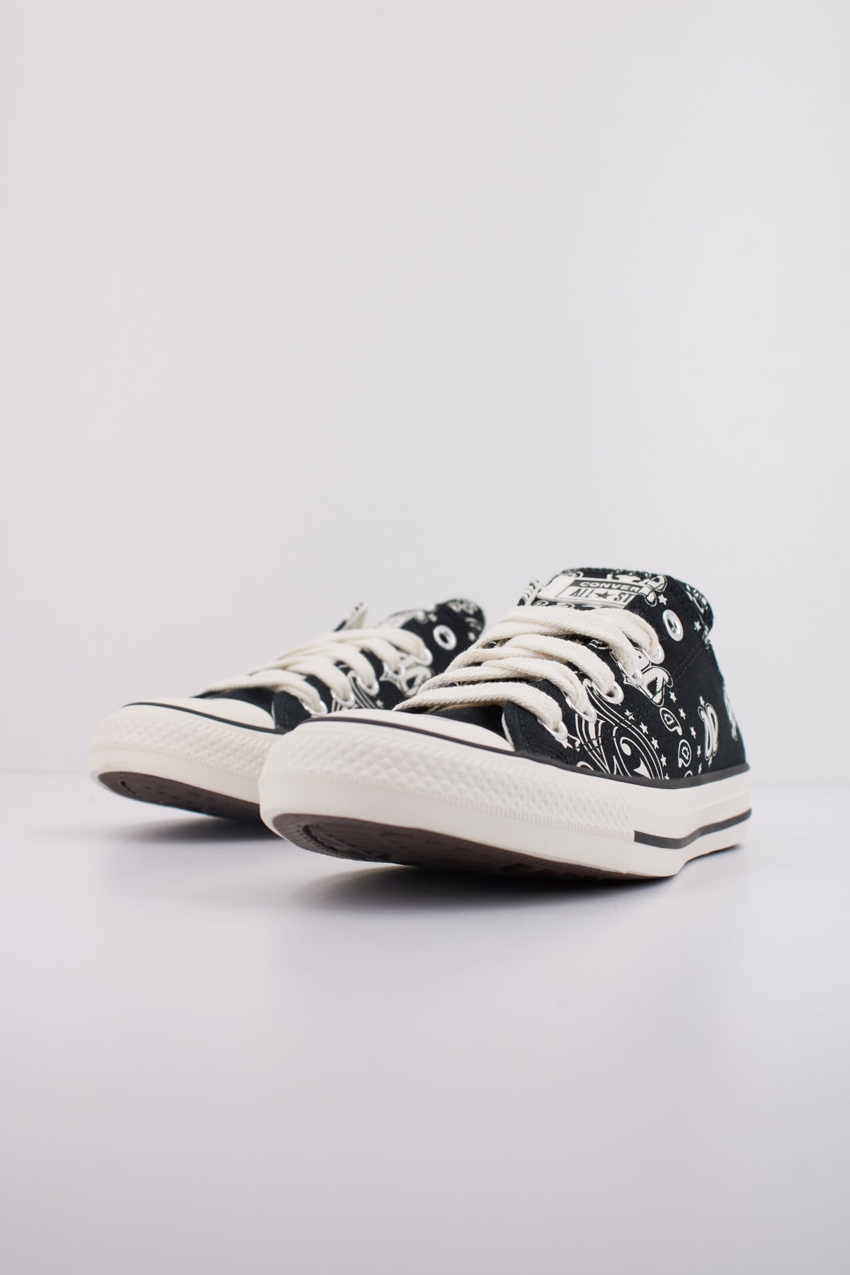 CONVERSE CHUCK TAYLOR ALL STAR PAISLEY en color NEGRO (2)