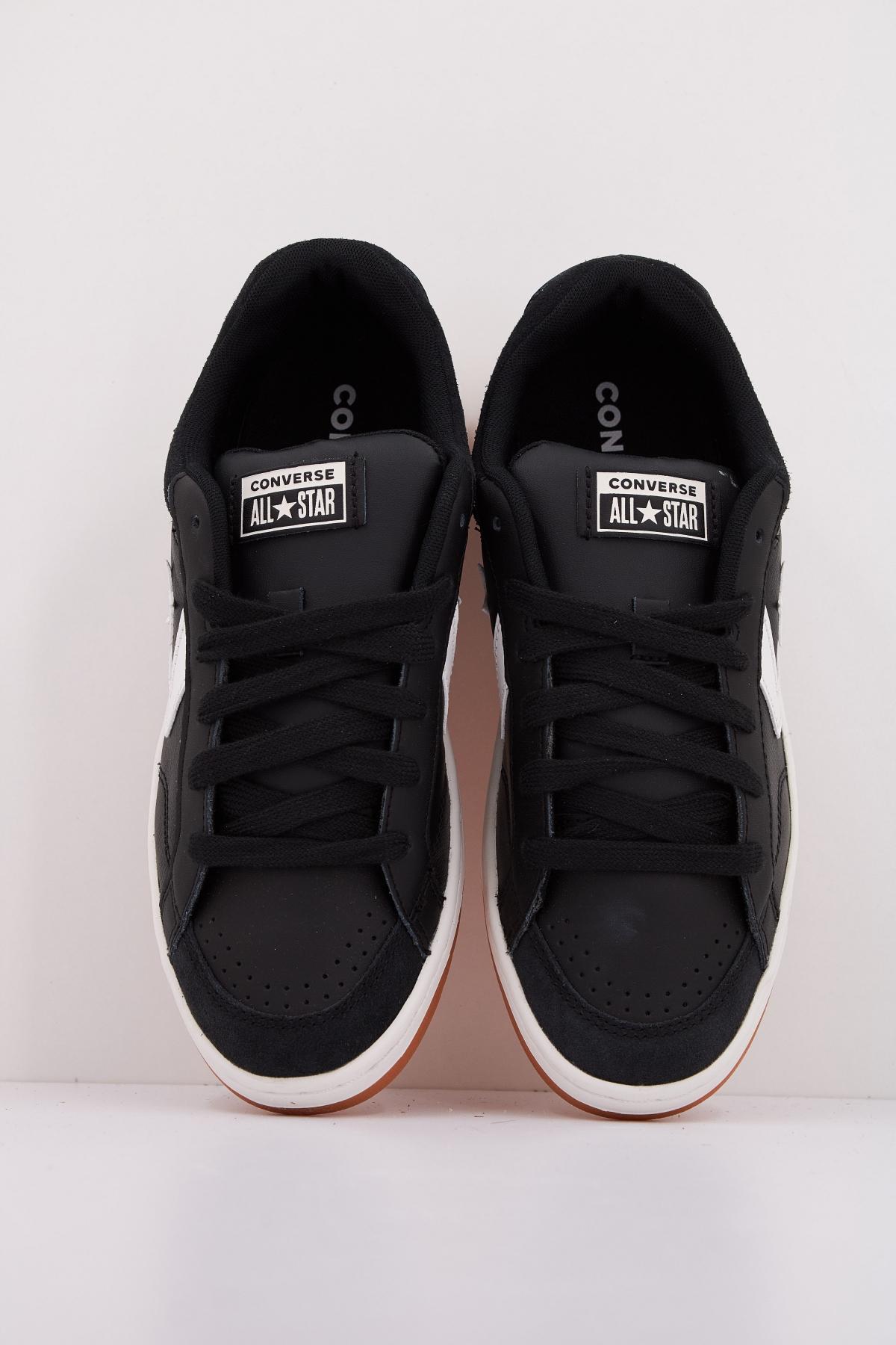 CONVERSE Pro Blaze V Ox en color NEGRO (3)