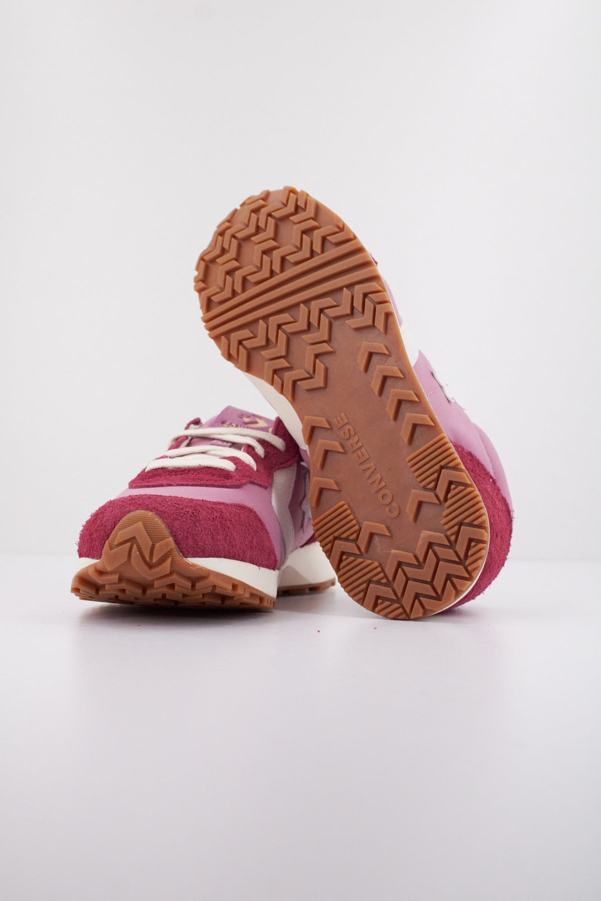 CONVERSE OMEGA TRAINER en color ROSA (5)