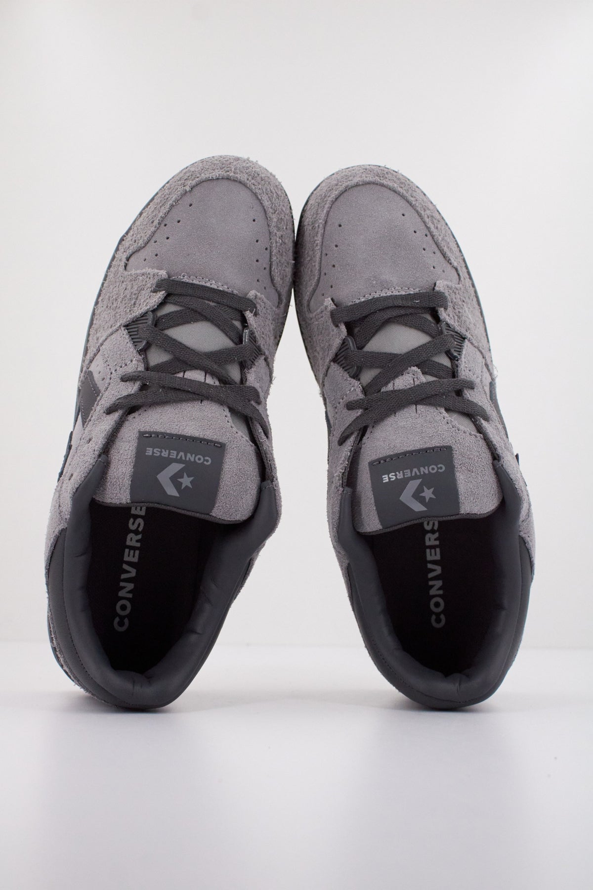 CONVERSE CL SUEDE en color GRIS (3)
