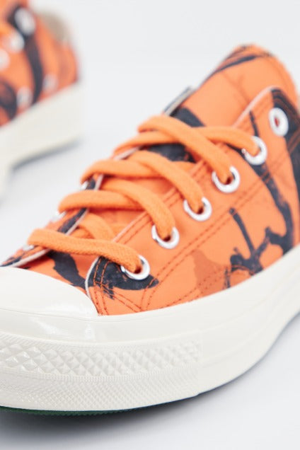 CONVERSE CHUCK OX en color NARANJA (2)