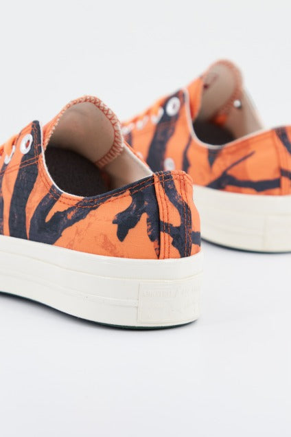 CONVERSE CHUCK OX en color NARANJA (3)