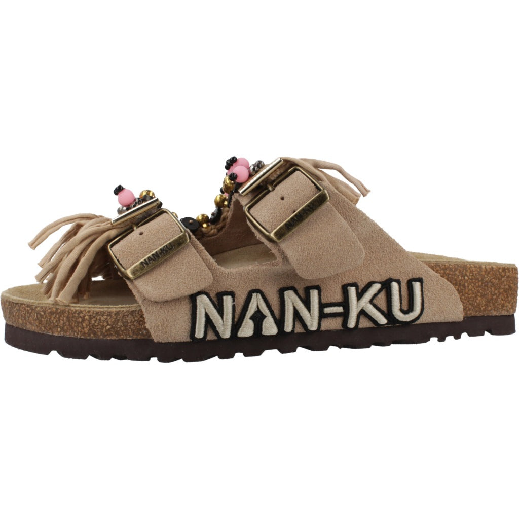NAN-KU EBK en color BEIS (2)