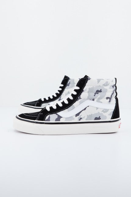 VANS UA SK-HI DX en color NEGRO (2)