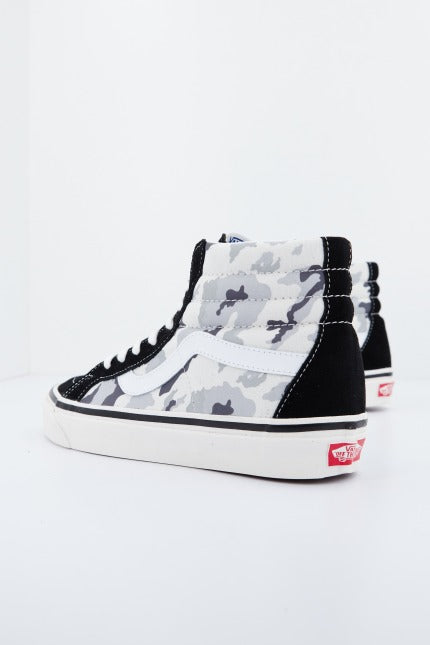 VANS UA SK-HI DX en color NEGRO (3)