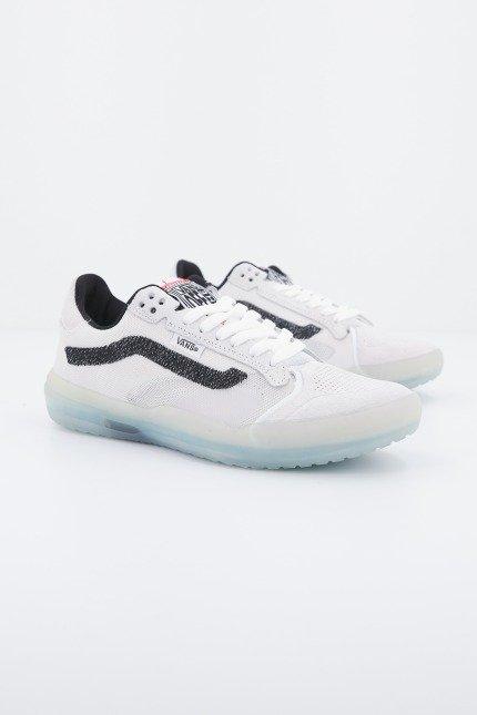 VANS UA EVDNT ULTIMATEWAFFL en color BEIS (2)