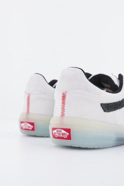 VANS UA EVDNT ULTIMATEWAFFL en color BEIS (3)