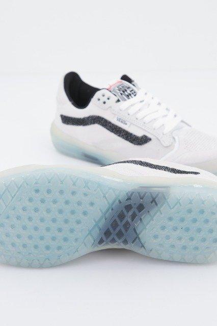 VANS UA EVDNT ULTIMATEWAFFL en color BEIS (4)