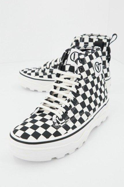 VANS UA SENTRY WC en color BEIS (1)