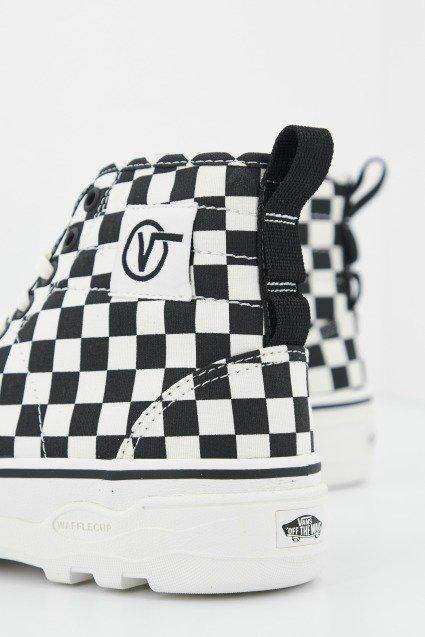 VANS UA SENTRY WC en color BEIS (4)