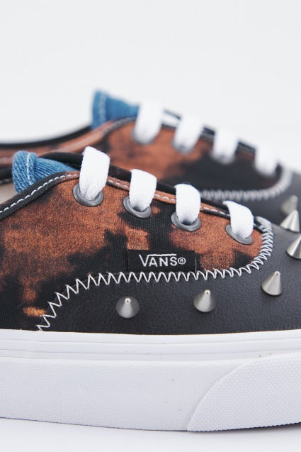 VANS UA AUTHENTIC en color NEGRO (4)