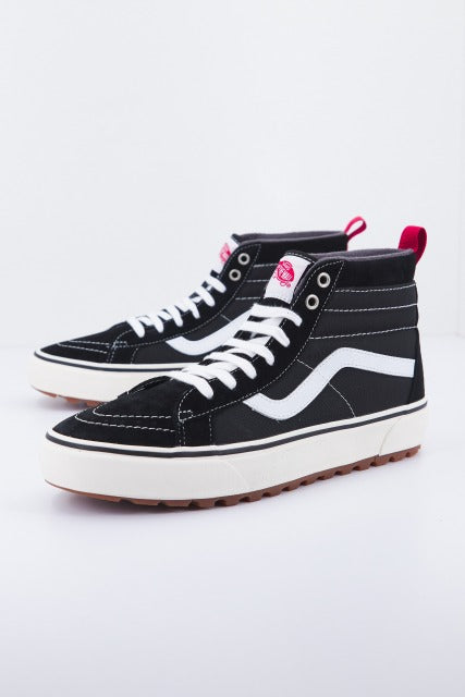 VANS UA SK- HI MTE- en color NEGRO (1)