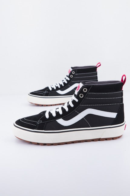 VANS UA SK- HI MTE- en color NEGRO (2)
