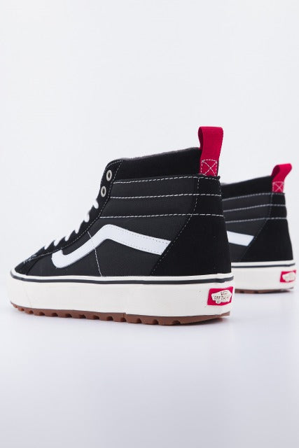 VANS UA SK- HI MTE- en color NEGRO (3)