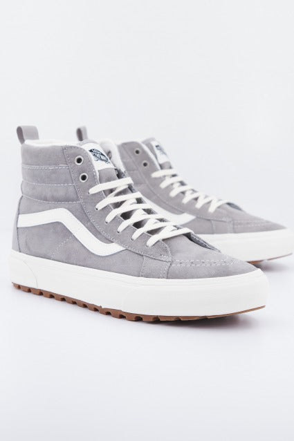 VANS UA SK-Hi MTE- en color GRIS (1)