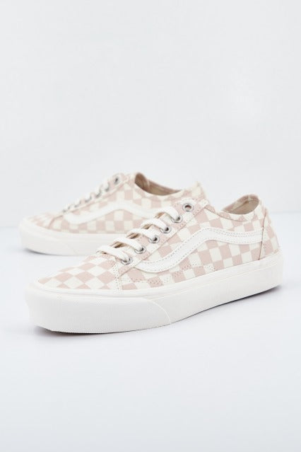 VANS UA OLD SKOOL TAPERED E en color ROSA (1)