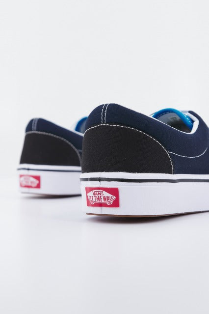 VANS UA COMFYCUSH ERA en color NEGRO (3)