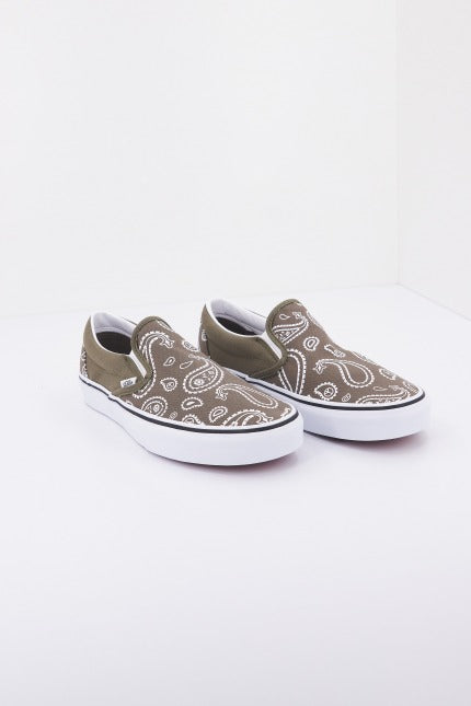 VANS UA CLASSIC SLIP-ON en color VERDE (1)