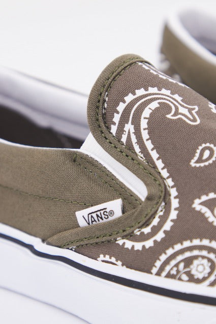 VANS UA CLASSIC SLIP-ON en color VERDE (4)