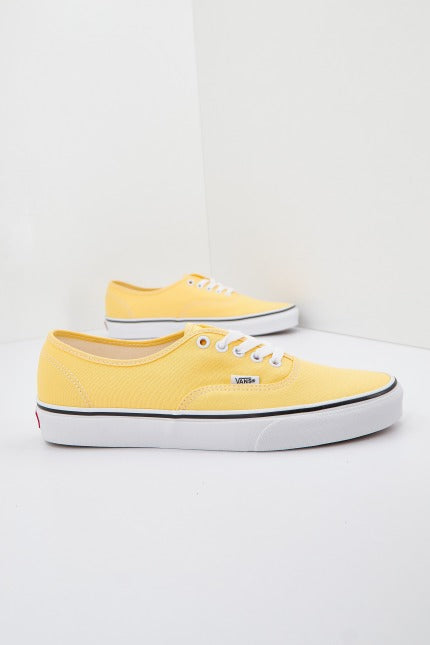 VANS UA AUTHENTIC en color AMARILLO (1)