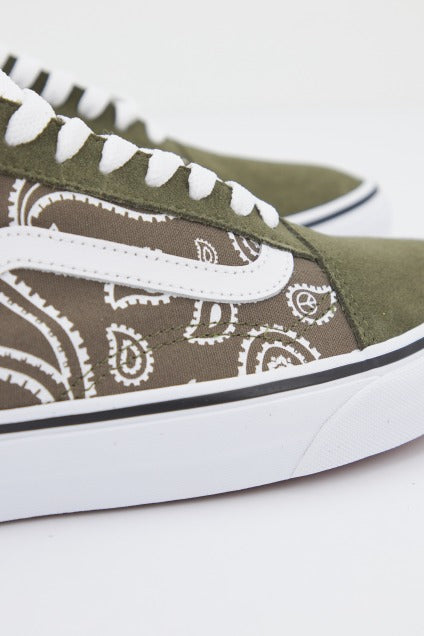 VANS UAOLD SKOOL en color VERDE (4)