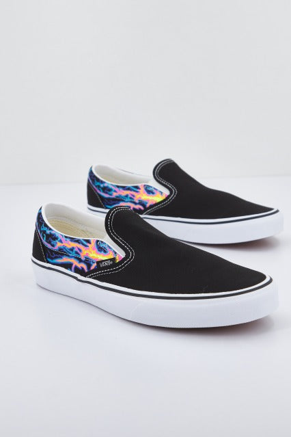 VANS UA CLASSIC SLIP-ON en color NEGRO (3)