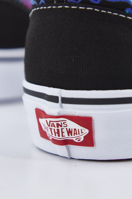 VANS UA CLASSIC SLIP-ON en color NEGRO (4)