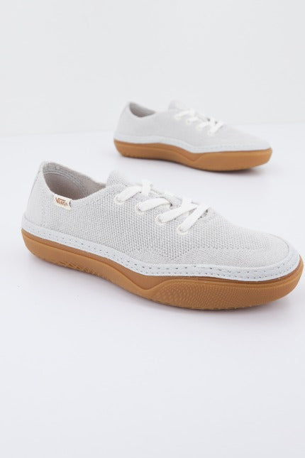VANS UA CIRCLE VEE en color GRIS (1)