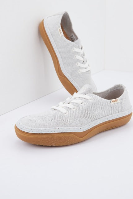 VANS UA CIRCLE VEE en color GRIS (2)