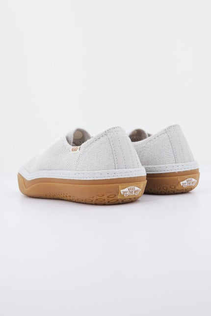 VANS UA CIRCLE VEE en color GRIS (4)