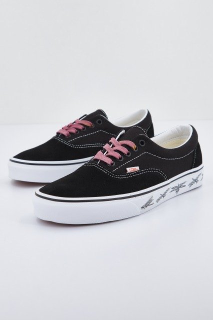 VANS UA ERA en color NEGRO (2)